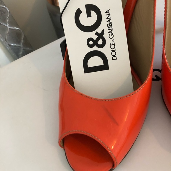 D&G sandals, as is, size 37- 37 1/2. - Picture 2 of 4
